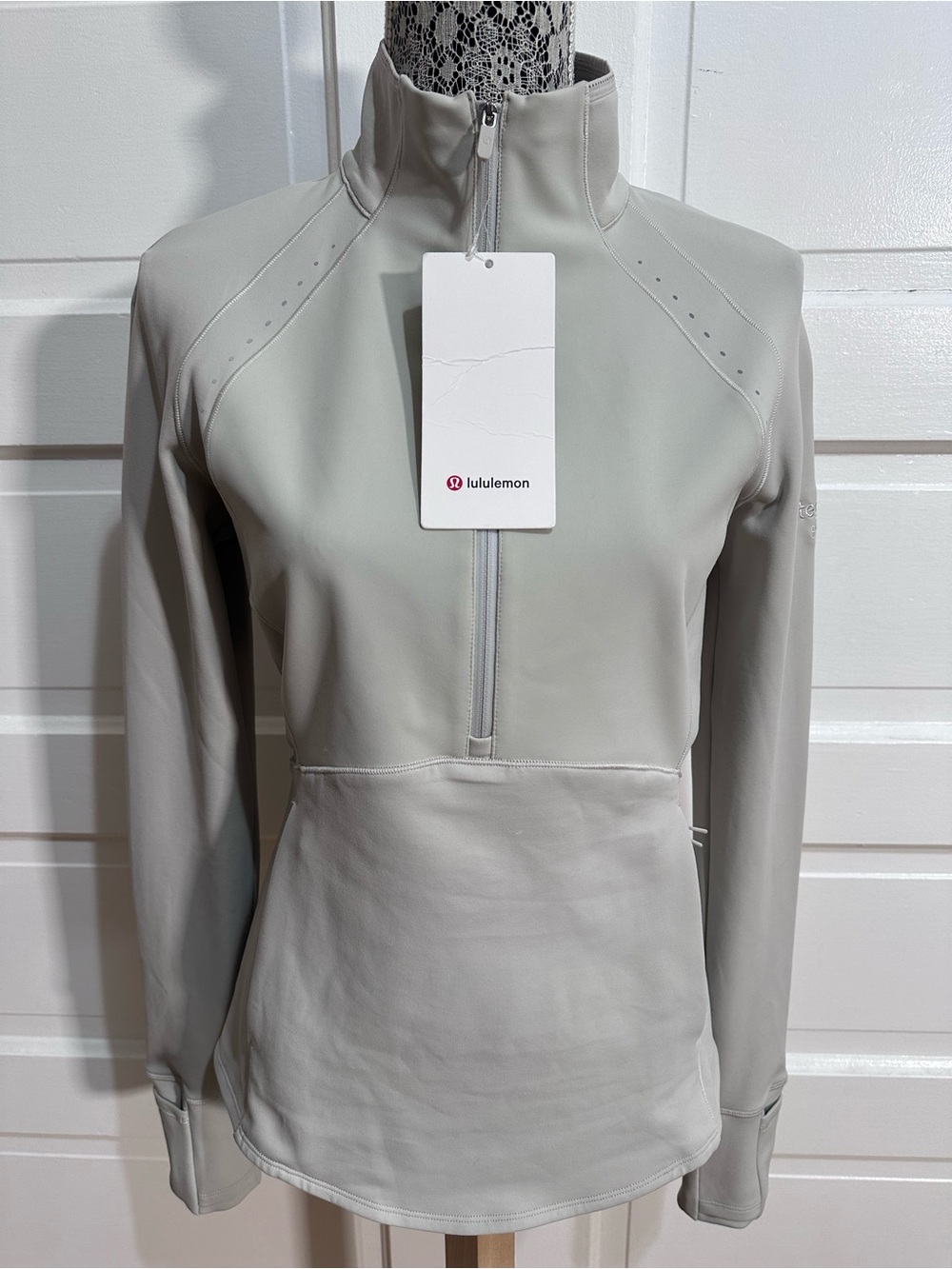 NEW Lululemon Cold Weather Running Half Zip Size 8 Dove Grey Tech Fleece $148